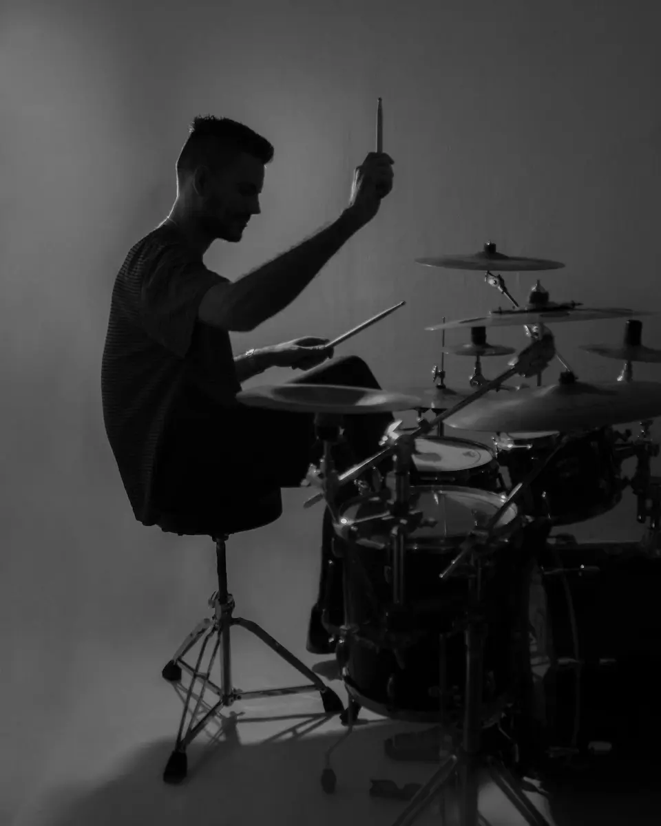 baterista tocando en estudio
